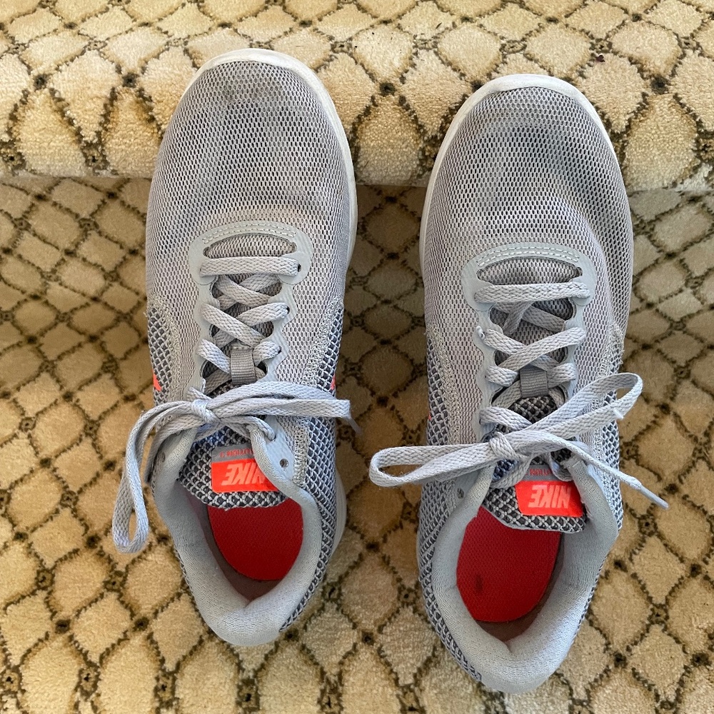 NIKE Women’s Sneakers size 7W